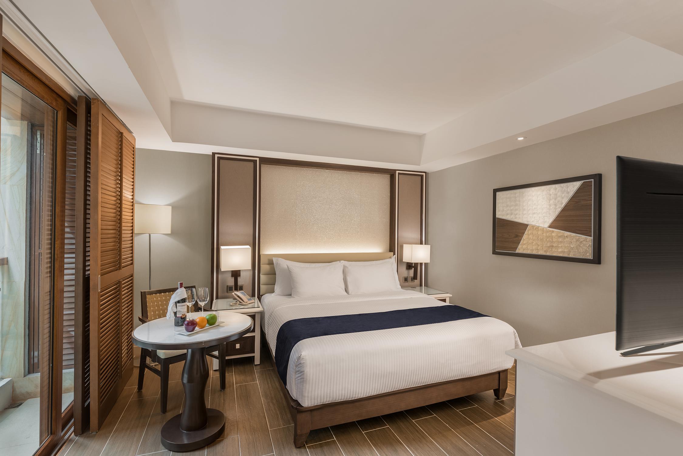 Henann Crystal Sands Resort Balabag  Bagian luar foto