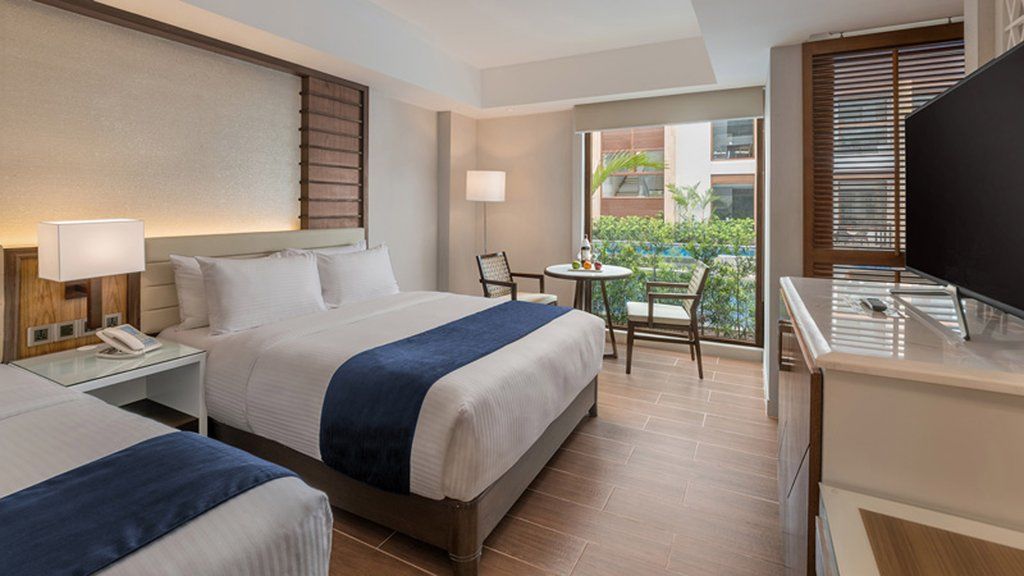 Henann Crystal Sands Resort Balabag  Bagian luar foto